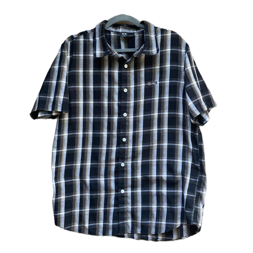 Oakley Plaid Casual Button Down Short Sleeve Shirt